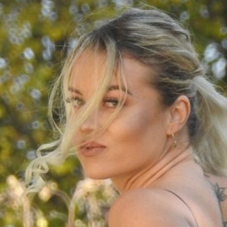 Anka Lollipop star du porno en haute qualité archive