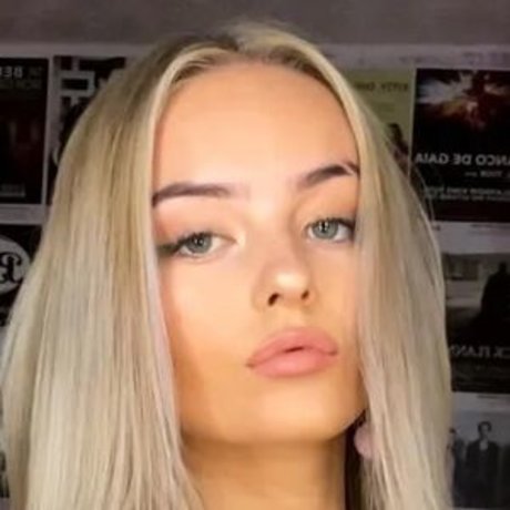 Millie Gibson modèle sympa galerie