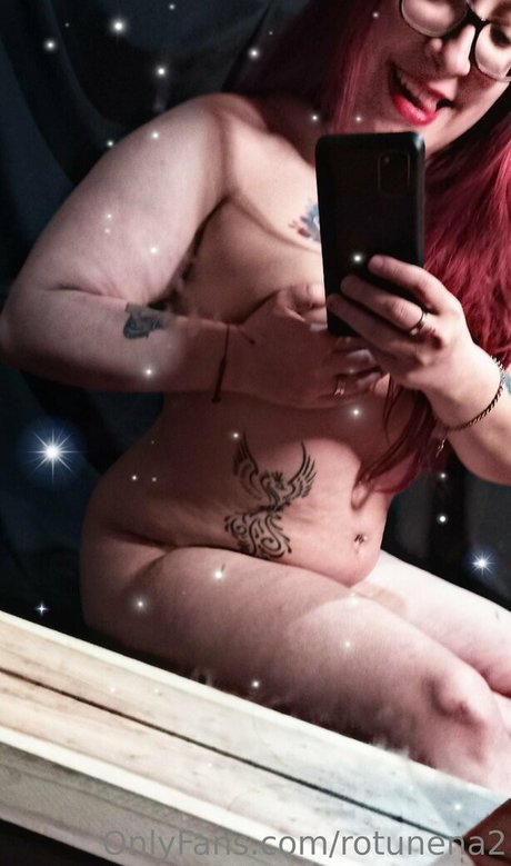 rotunena2 modèle pornographique archive