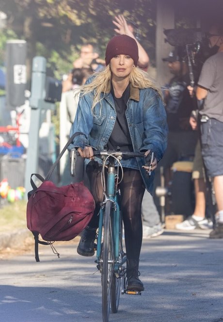 Millie Bobby Brown étoile magnifique galeries