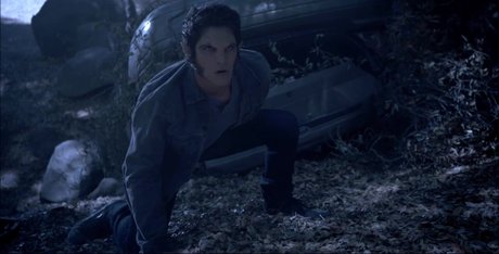 Shelley Hennig haut modèle archive