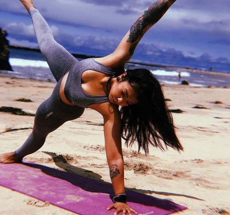 Aileen Senpai actrice chaude collection