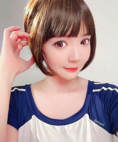 Ying Tze actrice sexy des photos