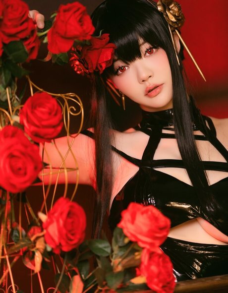 Ying Tze mannequin images
