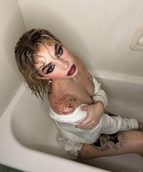 salope rousse onlyfans art de haute qualité des photos