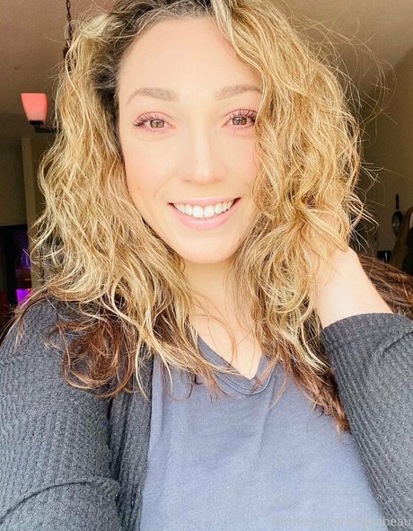 lilylabeau modèles nus image