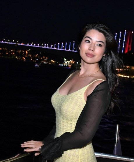 CarolineKwan actrice porno images