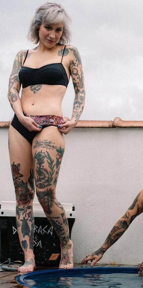 Mariana Ayres modèle adulte galerie