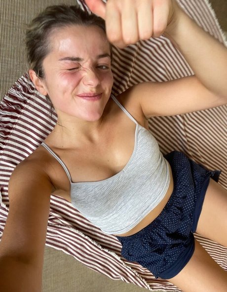 Ailish Morrison étoile xxx des photos