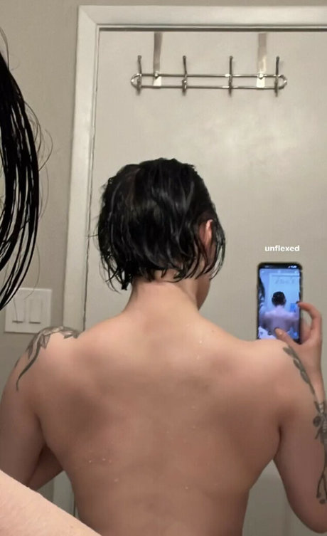 Redroomromance étoile érotique image