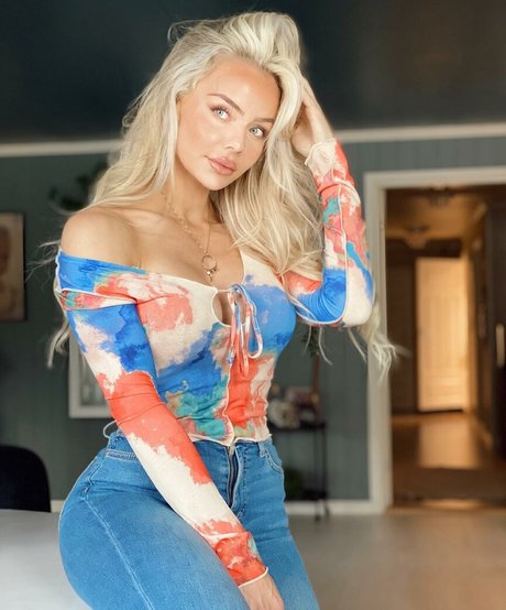 Trine Petronella nus étoiles image