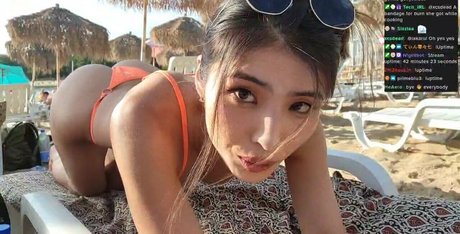 chatte chauve onlyfans exclusif chaud image