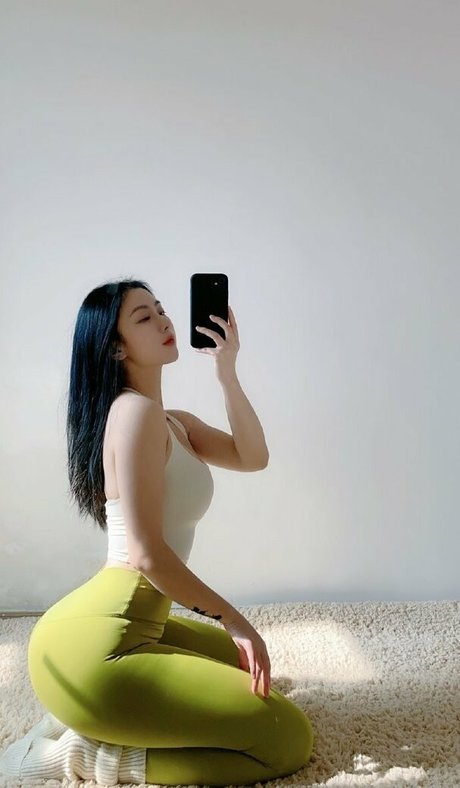 QiaoniuTT étoile érotique photo