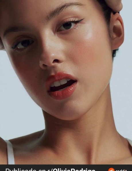 Olivia Rodrigo star du porno de haute qualité galeries
