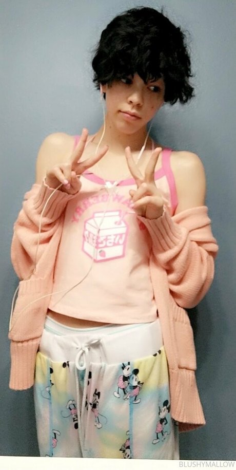 blushymallow actrice érotique galeries