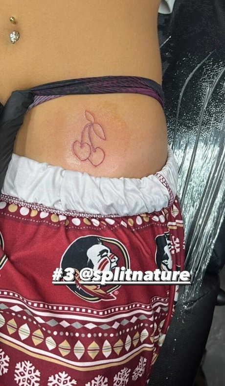 Alexa Meyer modèle adulte des photos