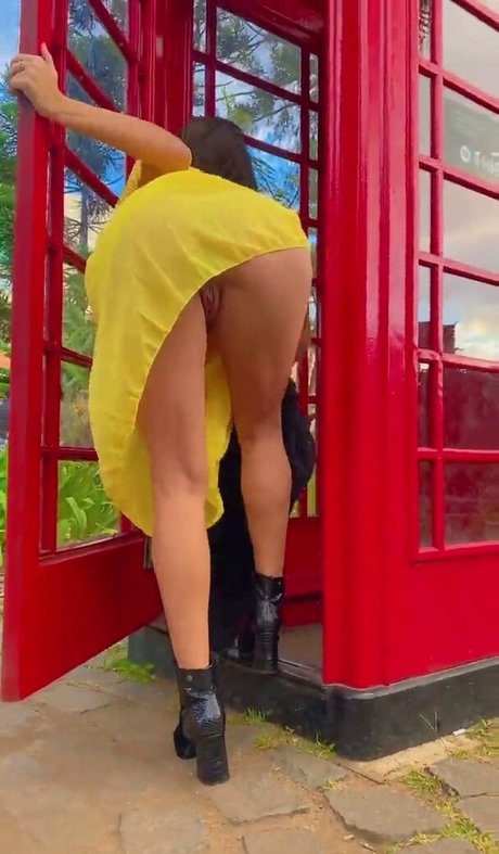 Alyne Lary étoile magnifique photos