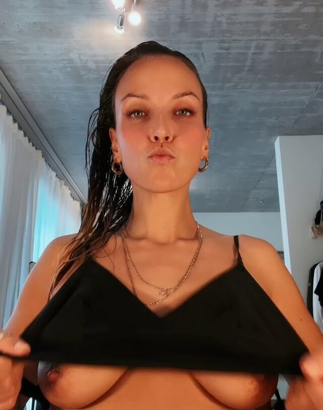 fans de grosses femmes aux gros seins uniquement haute qualité gratuit image