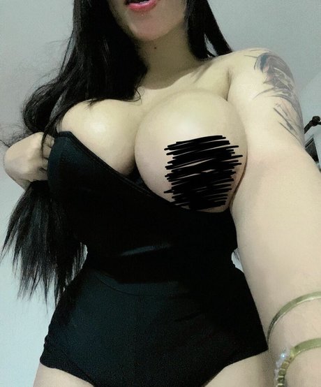 Carniello modèle magnifique photos