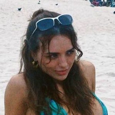 Rafa Kalimann star du porno hd galeries