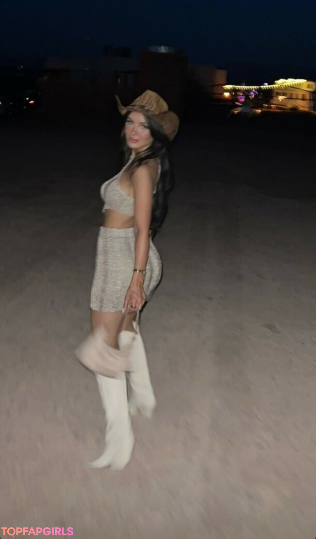 Sssniperwolf modèle érotique img