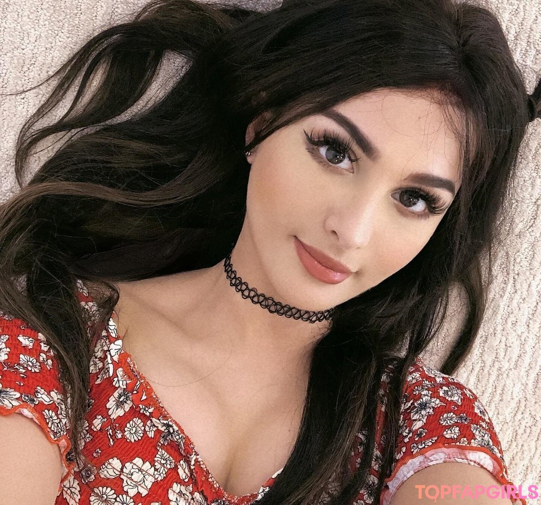 Sssniperwolf modèle gratuit archive