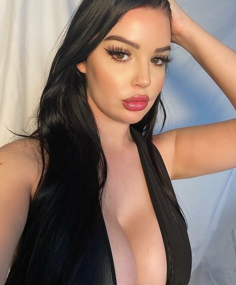 Elizabeth Georgina modèle parfait photos