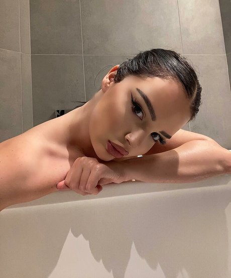 Elizabeth Georgina modèle meilleur galeries