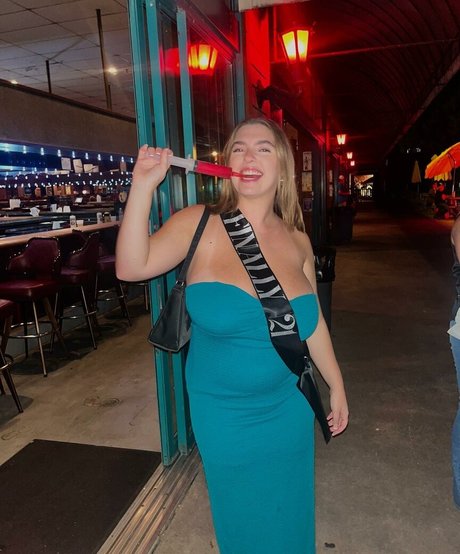 pom-pom girl blonde onlyfans joli images