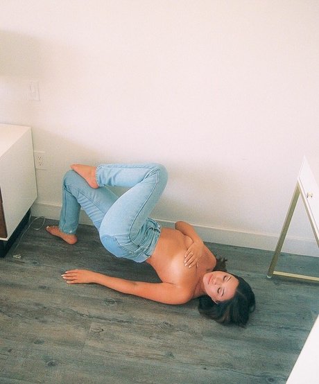 Julia Kelly modèle hd photo