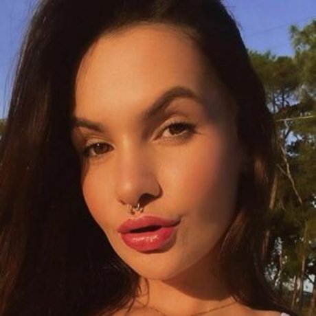 Celle Pinto actrice nue collection