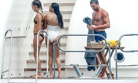 lesbiennes asiatiques onlyfans sexy belle photo