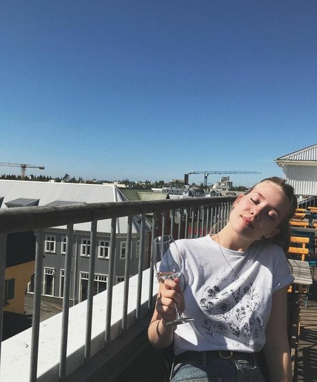 Berta Andrea Sndal actrice sexy img