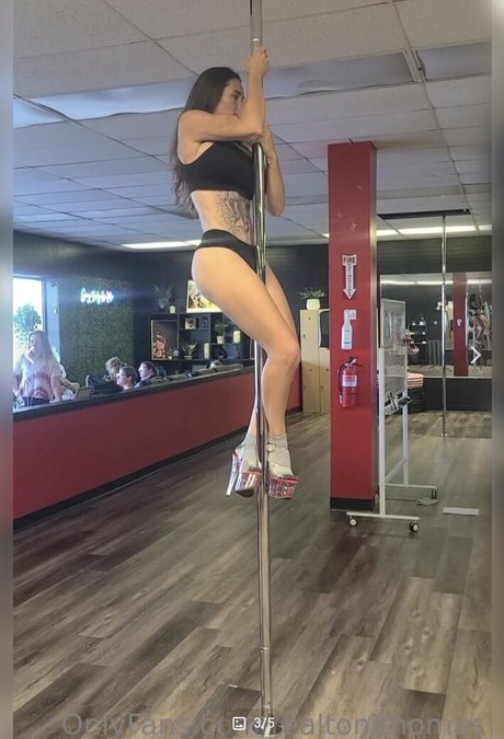 Toni Thomas mannequin des photos