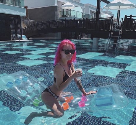 denlyasha star du porno gratuite des photos