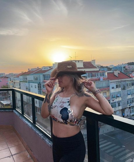 Dani Botan star érotique des photos