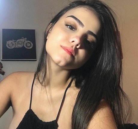 Raphaela Nascimento star du porno en haute qualité des photos