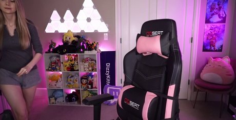 Dizzykitten jolie étoile galeries