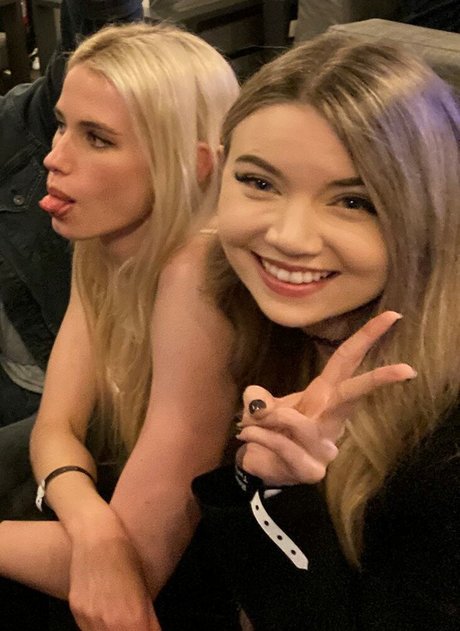 gros seins maigres onlyfans érotique exclusif galerie