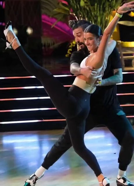 Charli D Amelio star du porno sympa archive