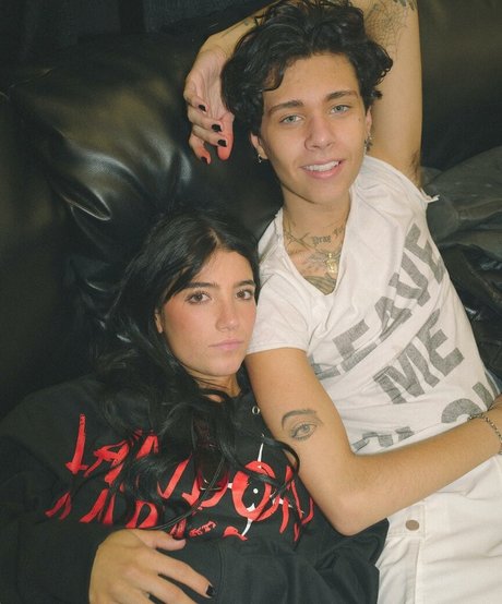 fans avec les yeux bandés assez pornographique galeries