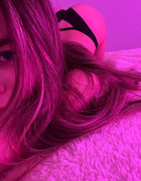 Valeria Lerochka étoile exclusive image