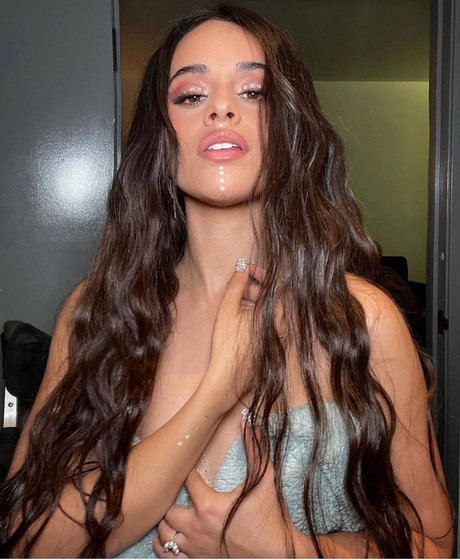 Camila Cabello modèle nu des photos