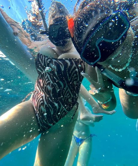 The Blue Dress Girl étoile gratuite galeries