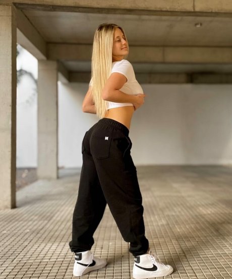 Sol Aguilera modèle pornographique galerie