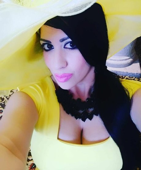 Jennifer Cortez modèle érotique galeries