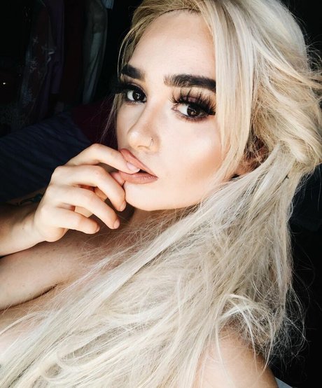 Delfi Peralta star du porno adulte photo