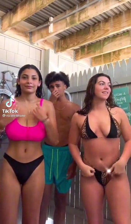 Nicole Fatone étoile érotique galeries