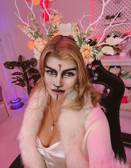 fans de femmes uniquement nu img