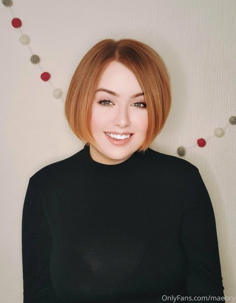 maebry modèle pornographique img